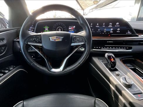 Used 2024 Cadillac Escalade Premium Luxury w/ Performance Package image 6