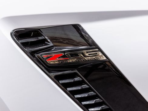 Used 2016 Chevrolet Corvette Z06 w/ 3LZ Preferred Equipment Group image 34