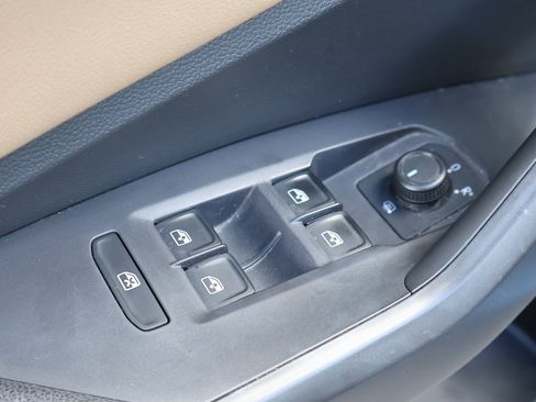 Used 2019 Volkswagen Jetta SEL image 11