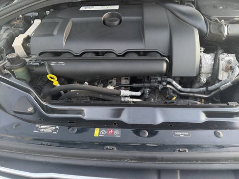 Used 2015 Volvo XC60 T6 w/ Proximity Package AWD/4WD image 33