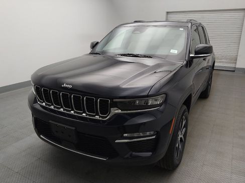 Used 2023 Jeep Grand Cherokee Limited AWD/4WD image 15