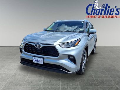 Used 2024 Toyota Highlander AWD