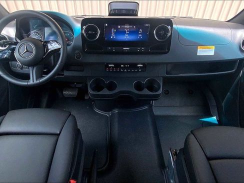 New 2025 Mercedes-Benz Sprinter 2500 image 16