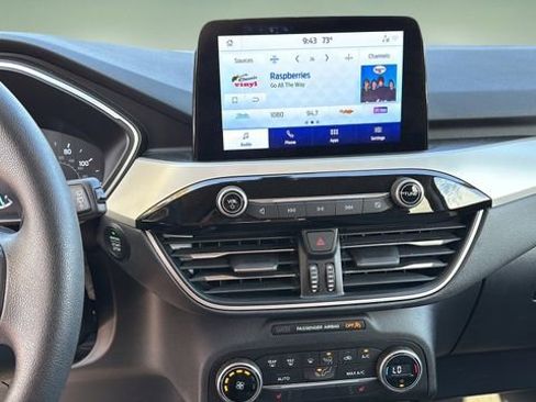 Used 2020 Ford Escape SE image 20