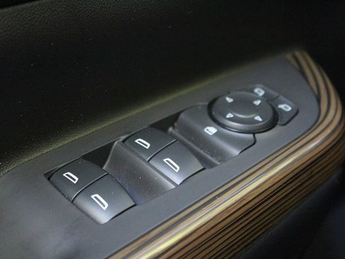 Used 2018 GMC Acadia SLE FWD image 9