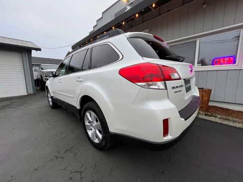 Used 2012 Subaru Outback 3.6R Limited w/ Moonroof Pkg image 10