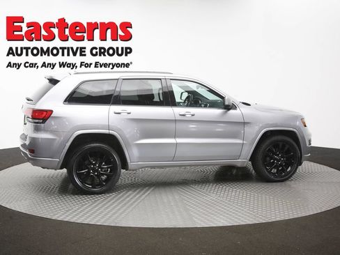 Used 2017 Jeep Grand Cherokee Altitude AWD/4WD image 43