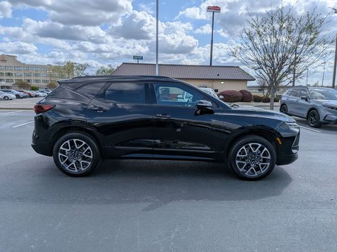 Used 2025 Chevrolet Blazer RS image 2
