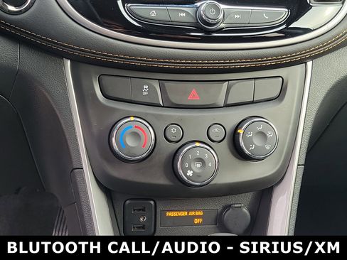 Used 2022 Chevrolet Trax LT w/ LT Convenience Package AWD/4WD image 27