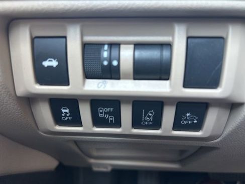 Used 2018 Subaru Legacy 2.5i Premium AWD/4WD image 22