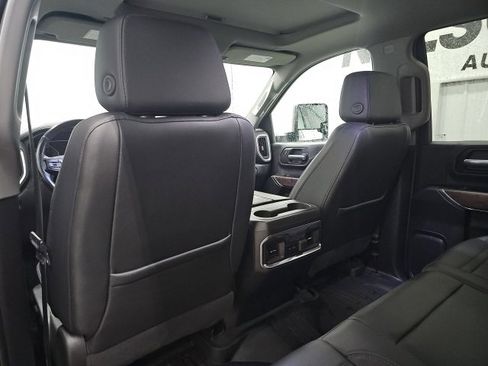 Used 2022 GMC Sierra 3500 Denali w/ Denali Ultimate Package image 17