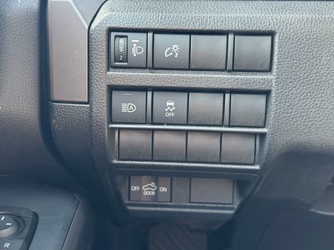 Used 2024 Toyota Tacoma SR5 AWD/4WD image 32