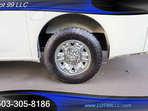 Used 2020 Nissan NV 3500 SL RWD image 4