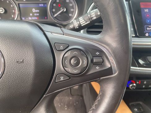 Used 2020 Buick Enclave Essence w/ Sound and Sites Package image 17