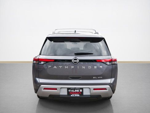 New 2025 Nissan Pathfinder SL image 3