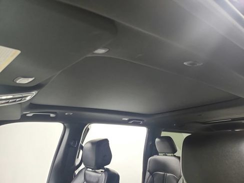 Used 2024 Jeep Wagoneer 2WD w/ Premium Group I image 57