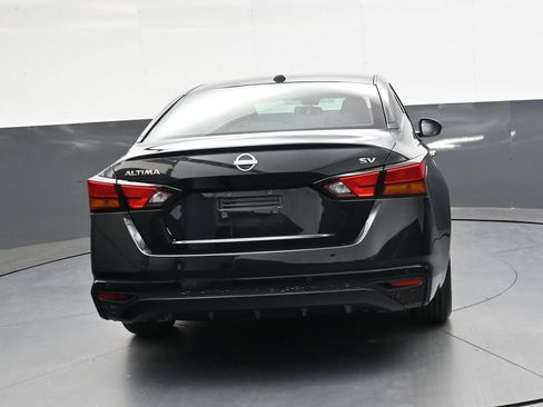 Used 2024 Nissan Altima 2.5 SV FWD image 5