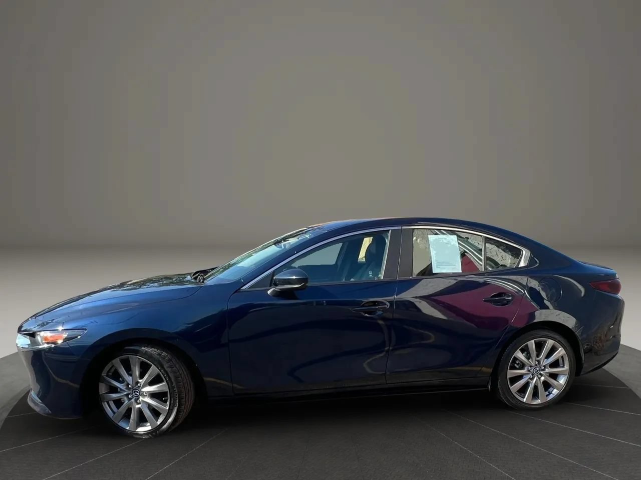Used 2024 MAZDA MAZDA3 s FWD image 2