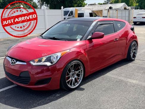 Used 2015 Hyundai Veloster FWD image 1