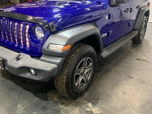 Used 2018 Jeep Wrangler Unlimited Sport S AWD/4WD image 4