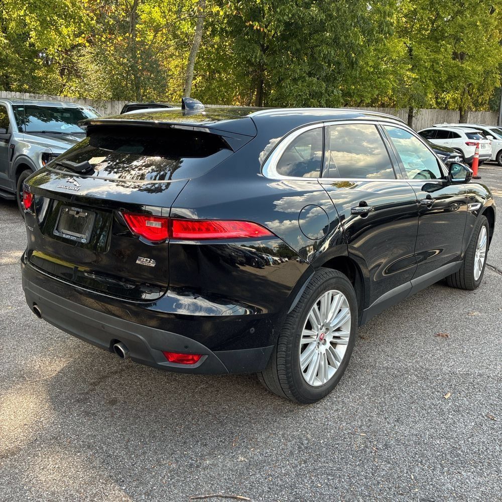 Used 2019 Jaguar F-PACE Portfolio AWD/4WD image 3