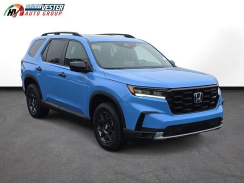 New 2025 Honda Pilot TrailSport image 4