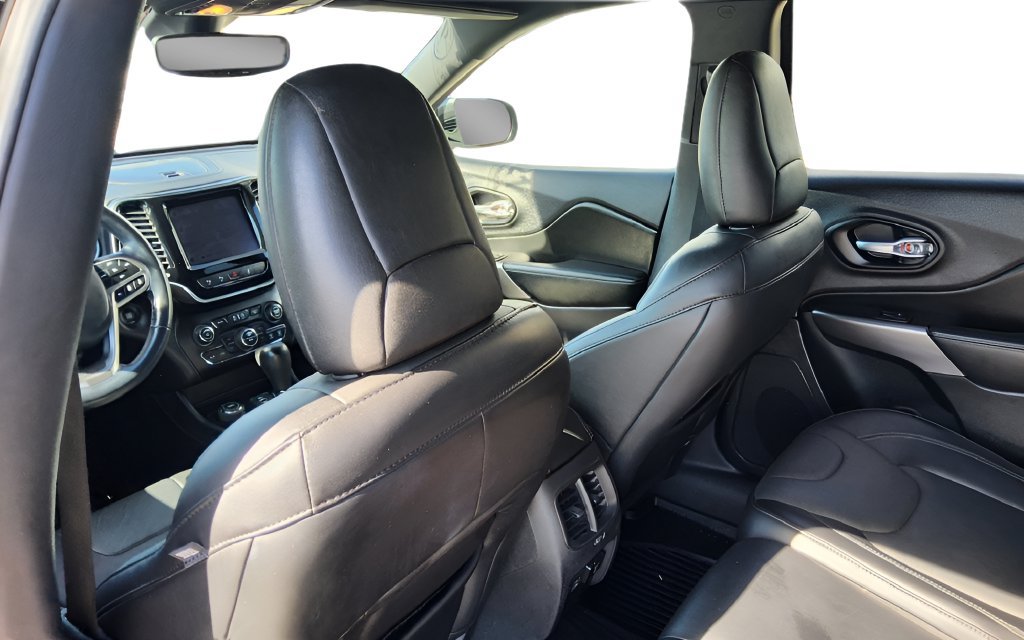 Used 2021 Jeep Cherokee High Altitude AWD/4WD image 27
