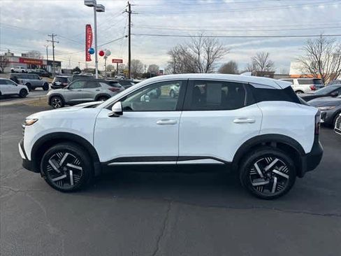 Used 2025 Nissan Kicks SV image 6