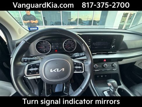 Certified 2022 Kia Carnival LX FWD image 8