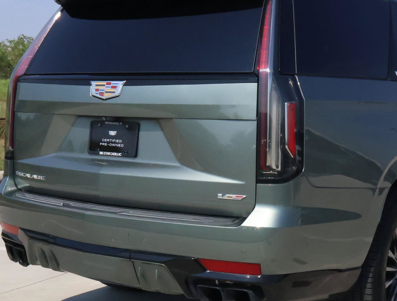 Used 2023 Cadillac Escalade V AWD/4WD image 11