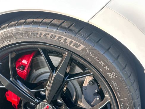 Used 2023 Chevrolet Corvette Stingray Premium Cpe w/ Z51 Performance Package RWD image 23