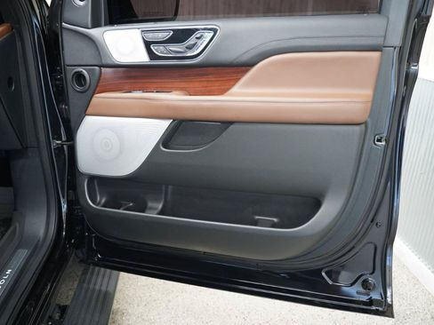 Used 2024 Lincoln Navigator L Reserve AWD/4WD image 31