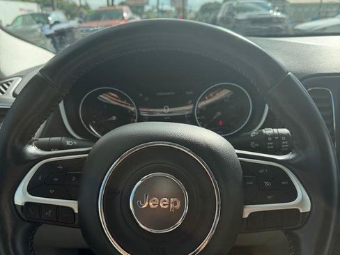 Used 2018 Jeep Compass Latitude w/ Popular Equipment Group AWD/4WD image 17