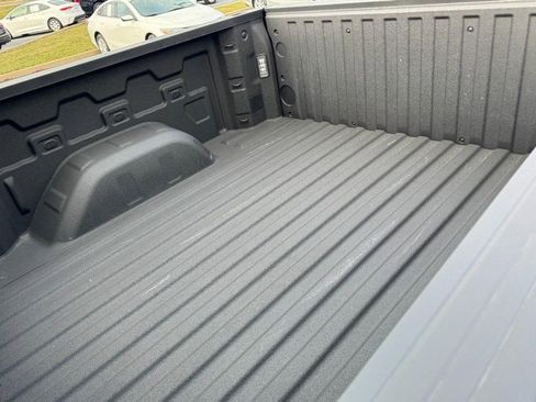 Used 2022 Chevrolet Silverado 1500 RST image 6