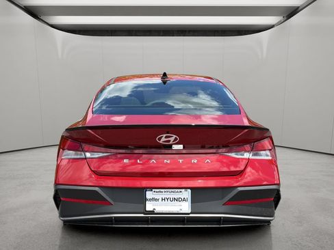 Certified 2025 Hyundai Elantra Sport FWD image 4