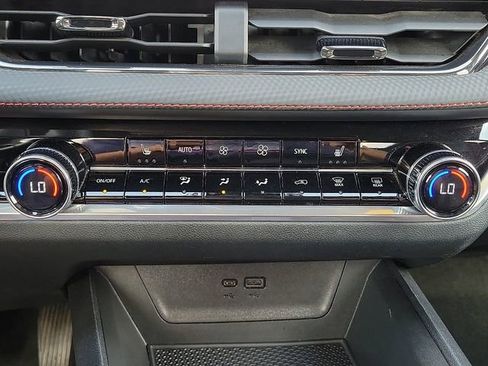 Used 2025 Chevrolet Equinox RS image 16