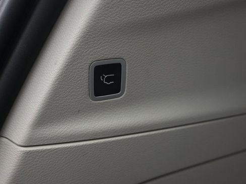 Used 2020 Chrysler Pacifica Touring-L Plus w/ Tire & Wheel Group image 37