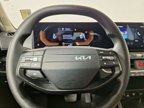 Used 2025 Kia K4 FWD image 18