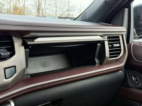 Used 2024 Ford Expedition Max Limited image 24