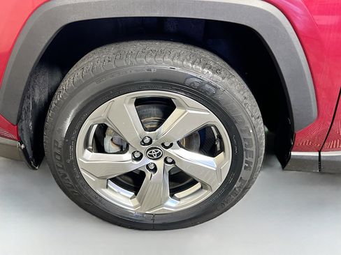 Used 2020 Toyota RAV4 Limited image 13