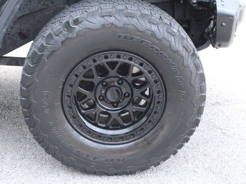 Used 2018 Jeep Wrangler Unlimited Rubicon AWD/4WD image 39