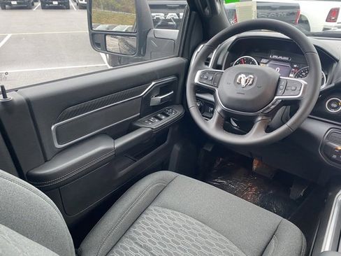 New 2026 RAM 2500 Big Horn image 32