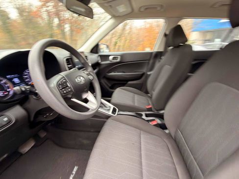 Used 2020 Hyundai Venue SE FWD image 15