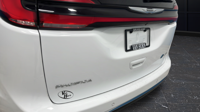Used 2024 Chrysler Pacifica Limited FWD image 39
