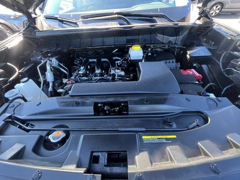 Used 2025 Nissan Pathfinder SV AWD/4WD image 35