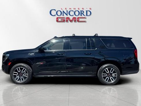 Used 2023 GMC Yukon XL AT4 w/ Technology Package AWD/4WD image 7