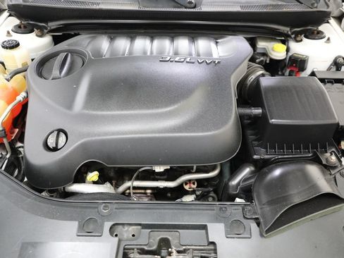 Used 2012 Chrysler 200 Limited FWD image 19