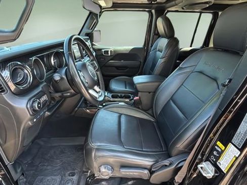 Used 2022 Jeep Wrangler Unlimited Sahara AWD/4WD image 18