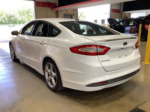 Used 2016 Ford Fusion SE FWD image 7