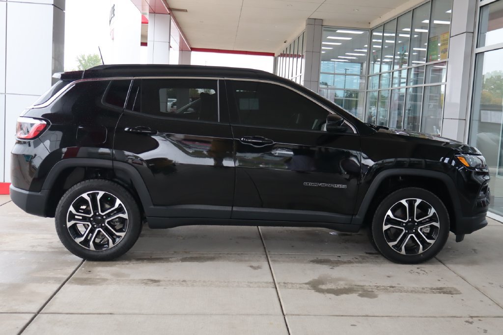 Used 2023 Jeep Compass Limited AWD/4WD image 11